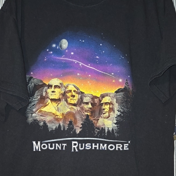 Mount Rushmore Graphic Black T-Shirt Large - Picture 1 of 8